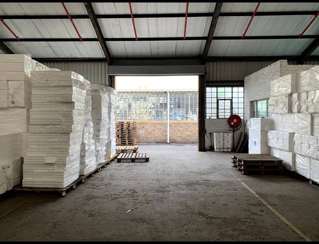 6,100M² FACTORY FOR SALE IN PAROW INDUSTRIAL